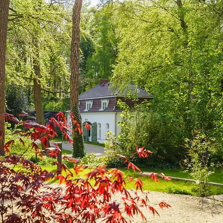 Coach House Villa *