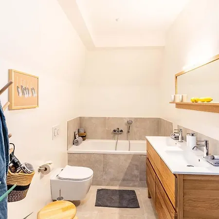 Coach House Villa *